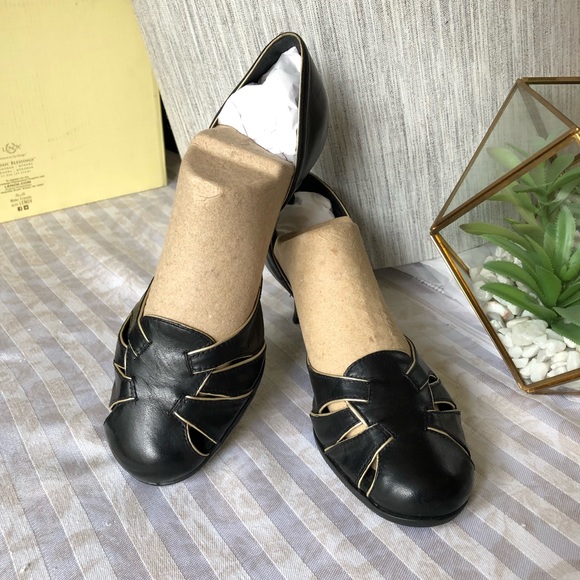 Aerosols leather black heels 2”
Size 6,5” - Picture 12 of 12